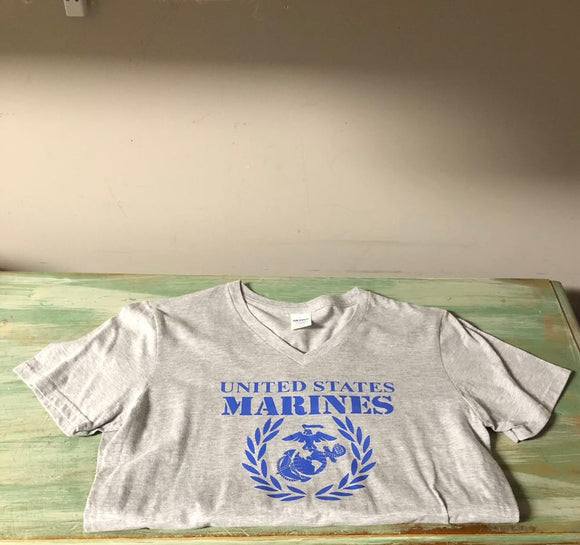 CLEARANCE - ADULT  V-NECK SHORT SLEEVED - S - GREY